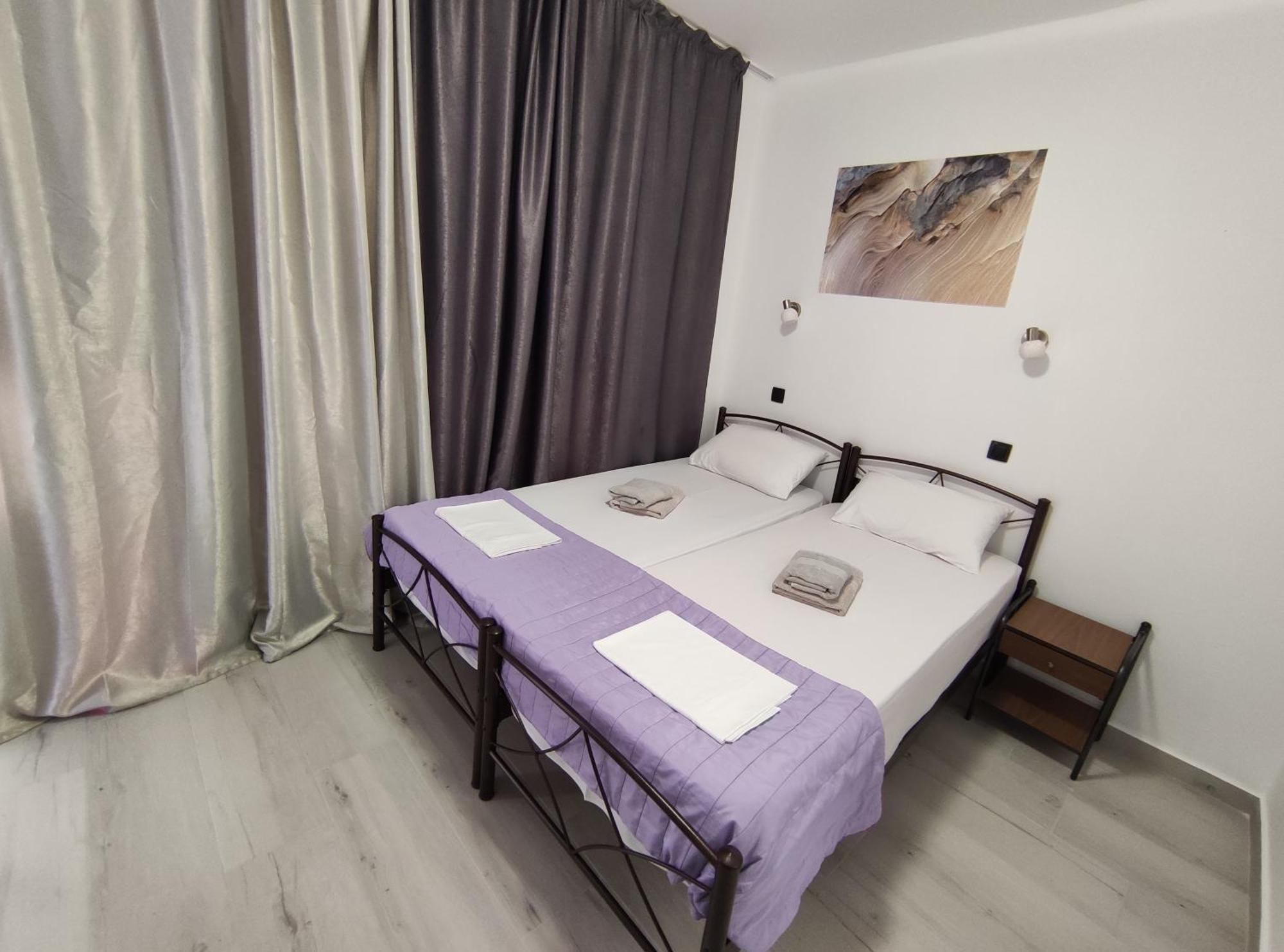 Lions 2 Studios & Apartments, Poros Island. Poros Town Exterior photo