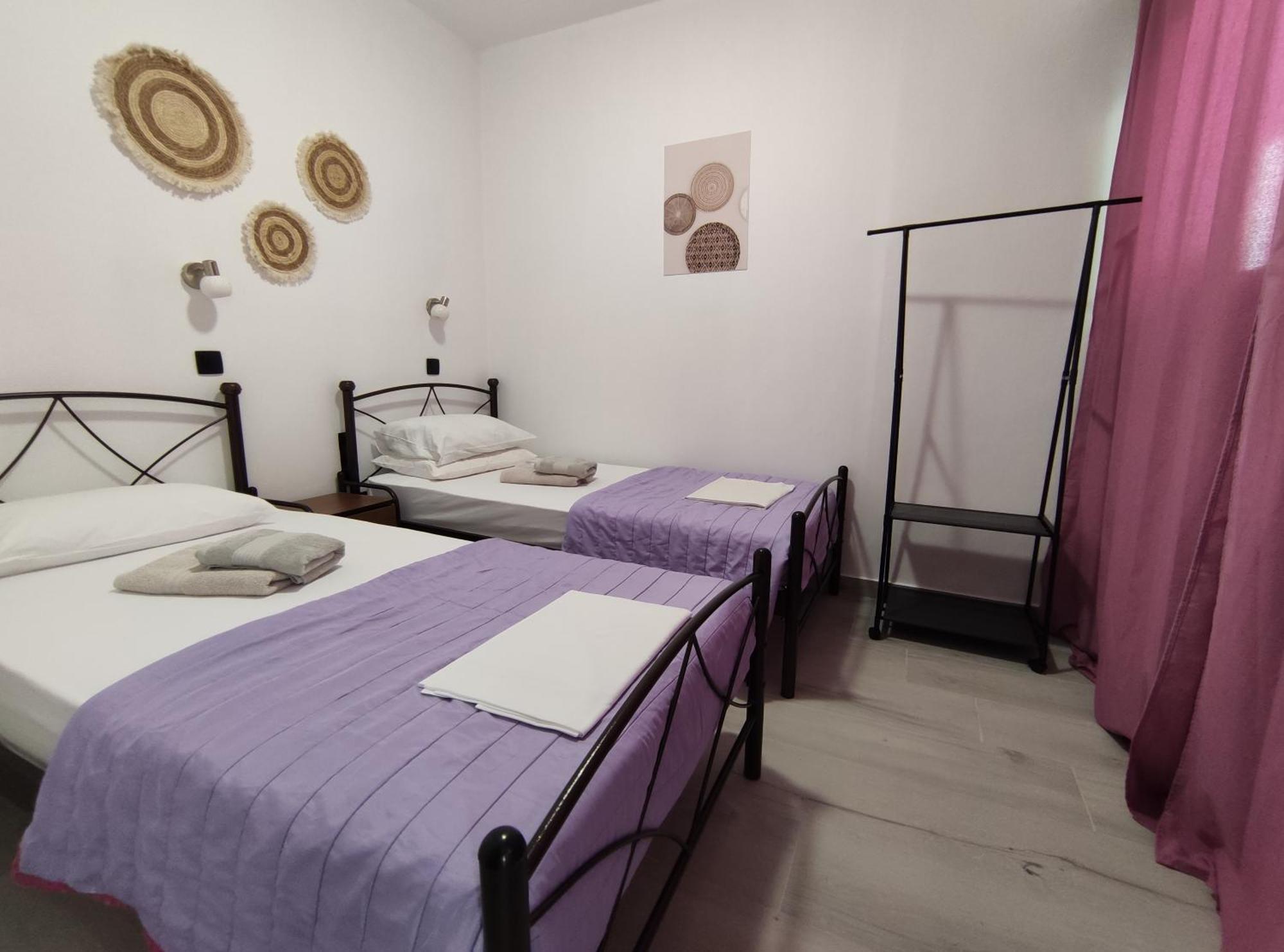 Lions 2 Studios & Apartments, Poros Island. Poros Town Exterior photo