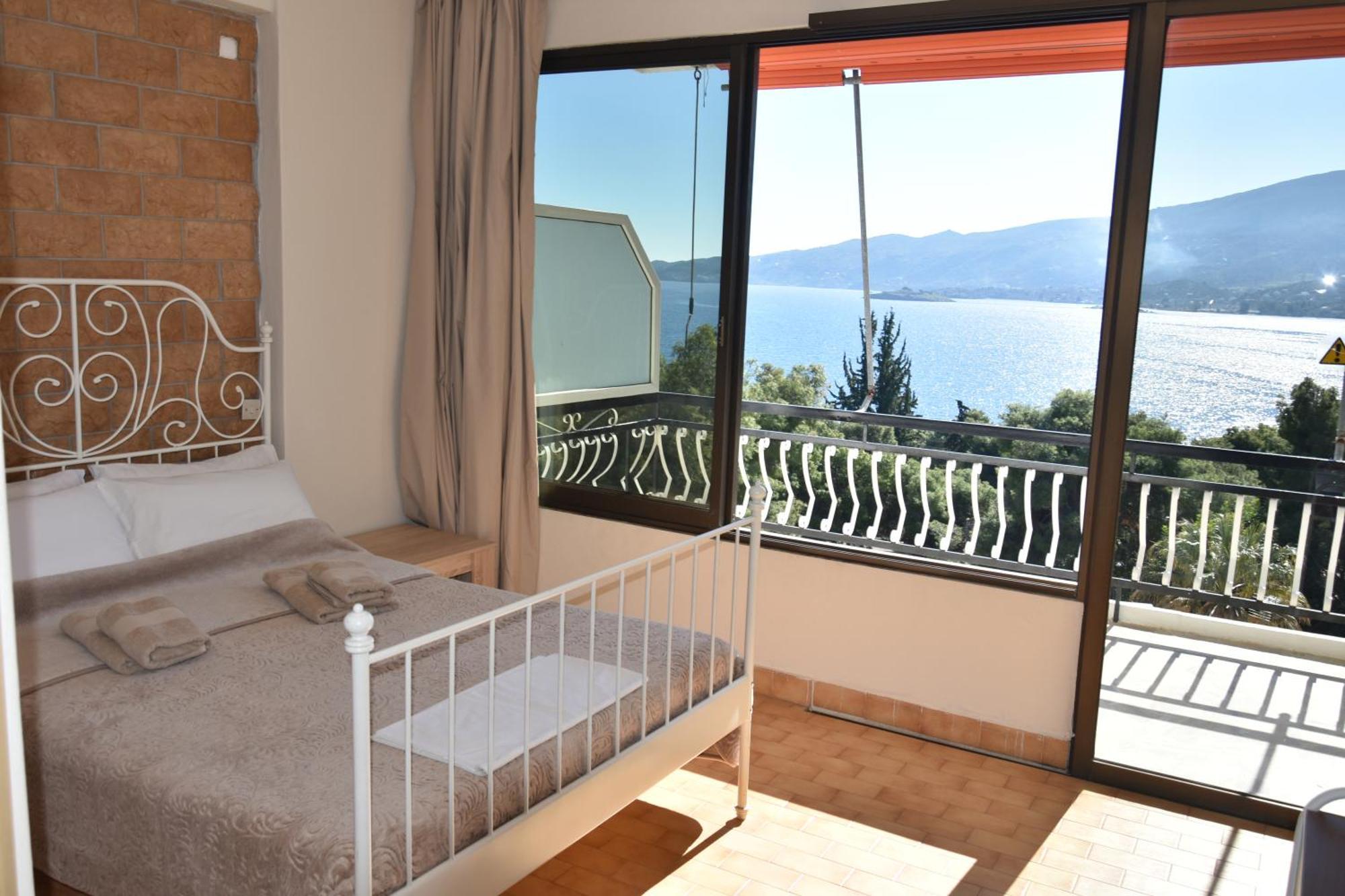Lions 2 Studios & Apartments, Poros Island. Poros Town Exterior photo