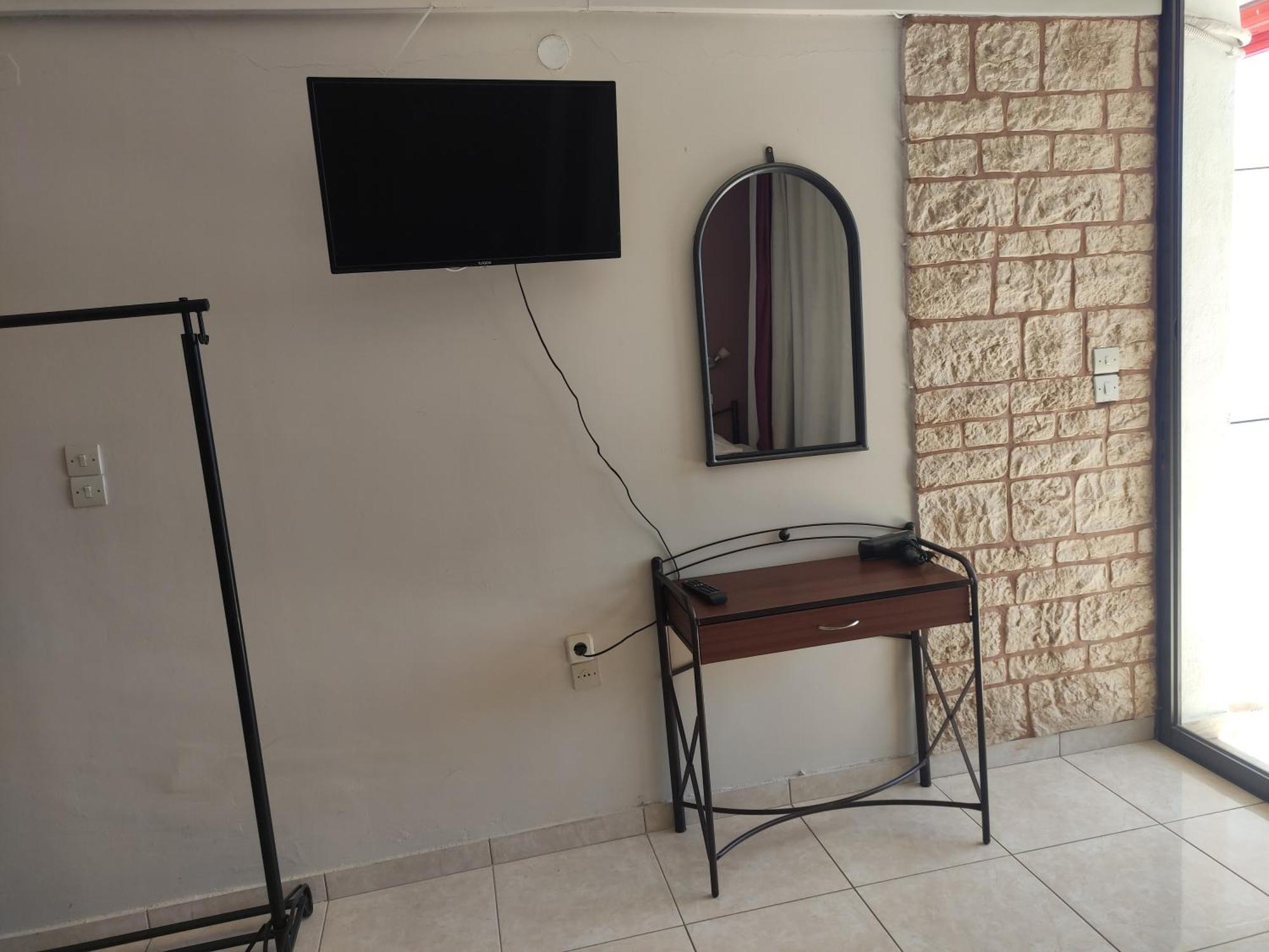 Lions 2 Studios & Apartments, Poros Island. Poros Town Exterior photo