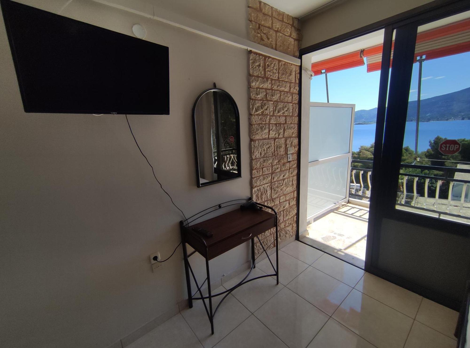 Lions 2 Studios & Apartments, Poros Island. Poros Town Exterior photo