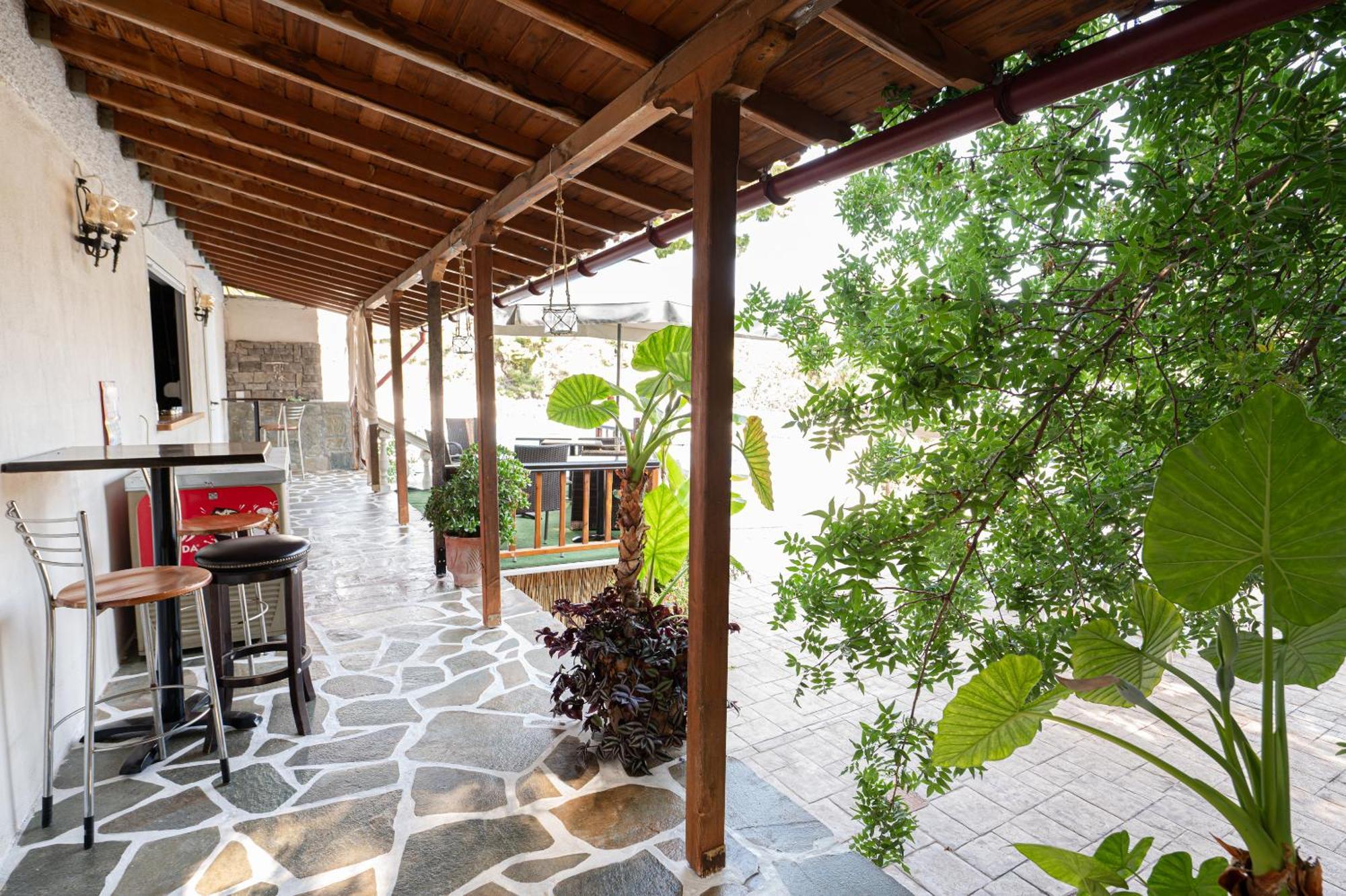 Lions 2 Studios & Apartments, Poros Island. Poros Town Exterior photo